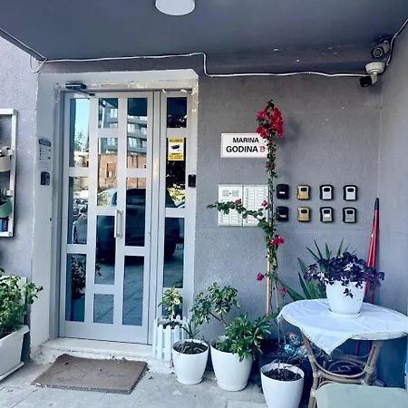 Lungomare Apartment With Parking - Near The Beach * Vlorë